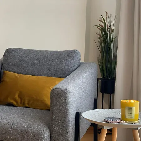 Charming 1 Bedroom In Malaga-hosted By Sweetstay *